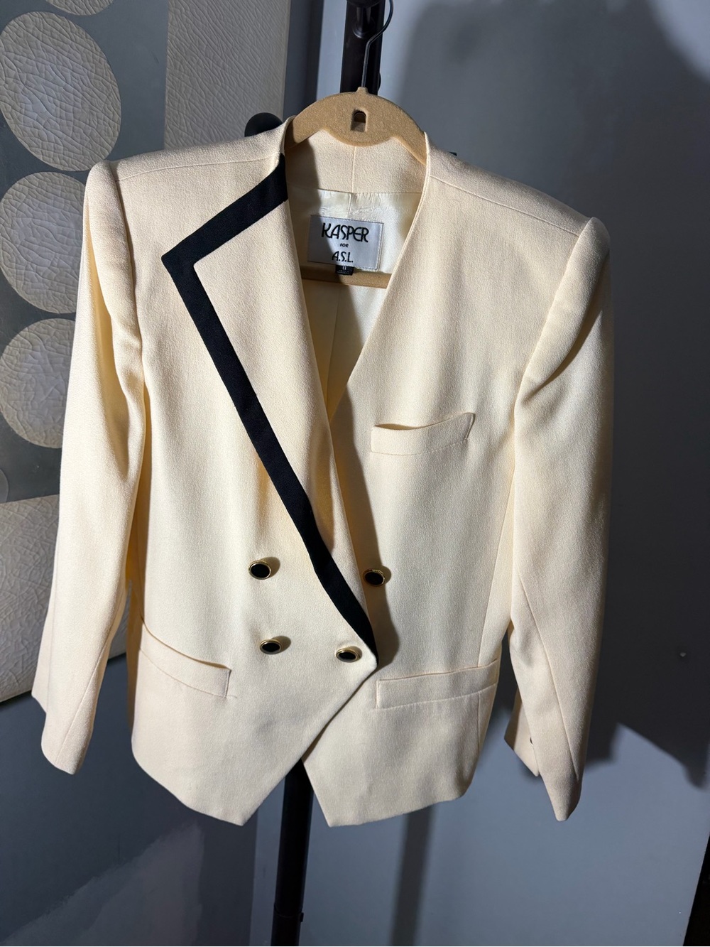 Vintage Kasper ASL Cream Double-Breasted Blazer with Black Accent